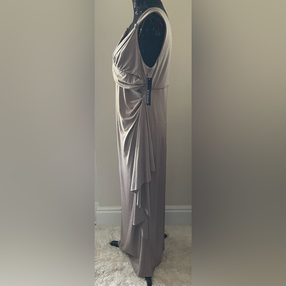 R&M Richard's Shimmer Champagne Gown
NWT Size 14 - Picture 4 of 15